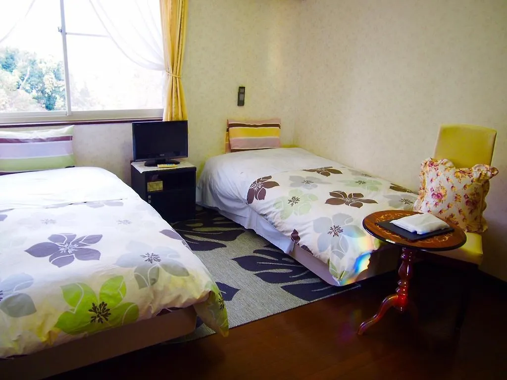 Pension Alhambra Manazuru 2*,  Japão